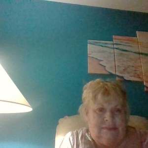 Meet your Posher, Lorraine